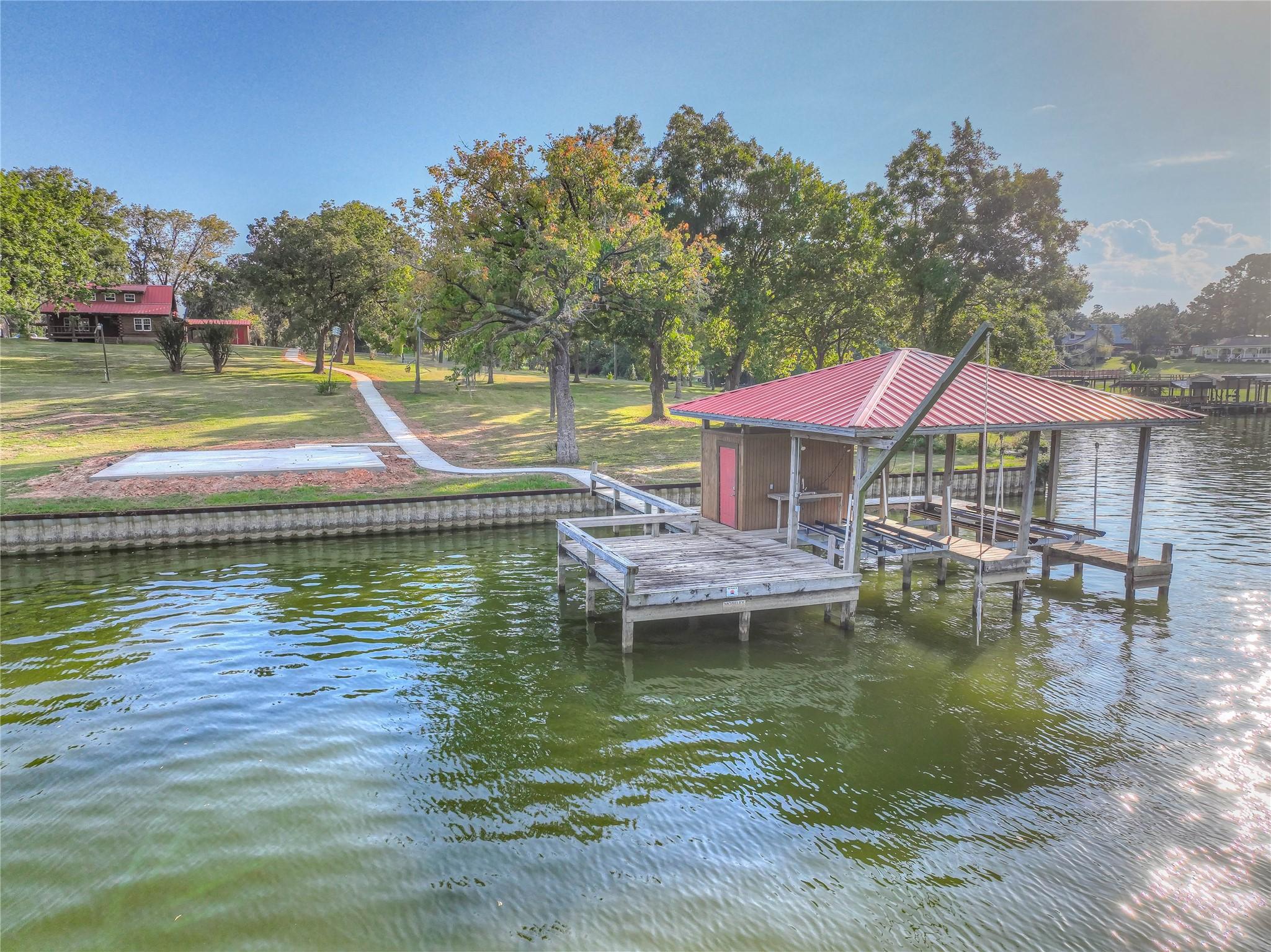 Image 2: ANOTHER VIEW BOAT HOUSE
