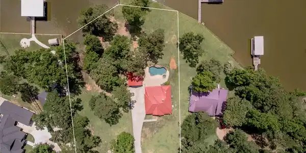 Image 4: Welcome to the happiest place in Trinity Tx.