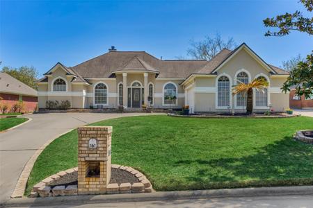 161 April Waters Drive N