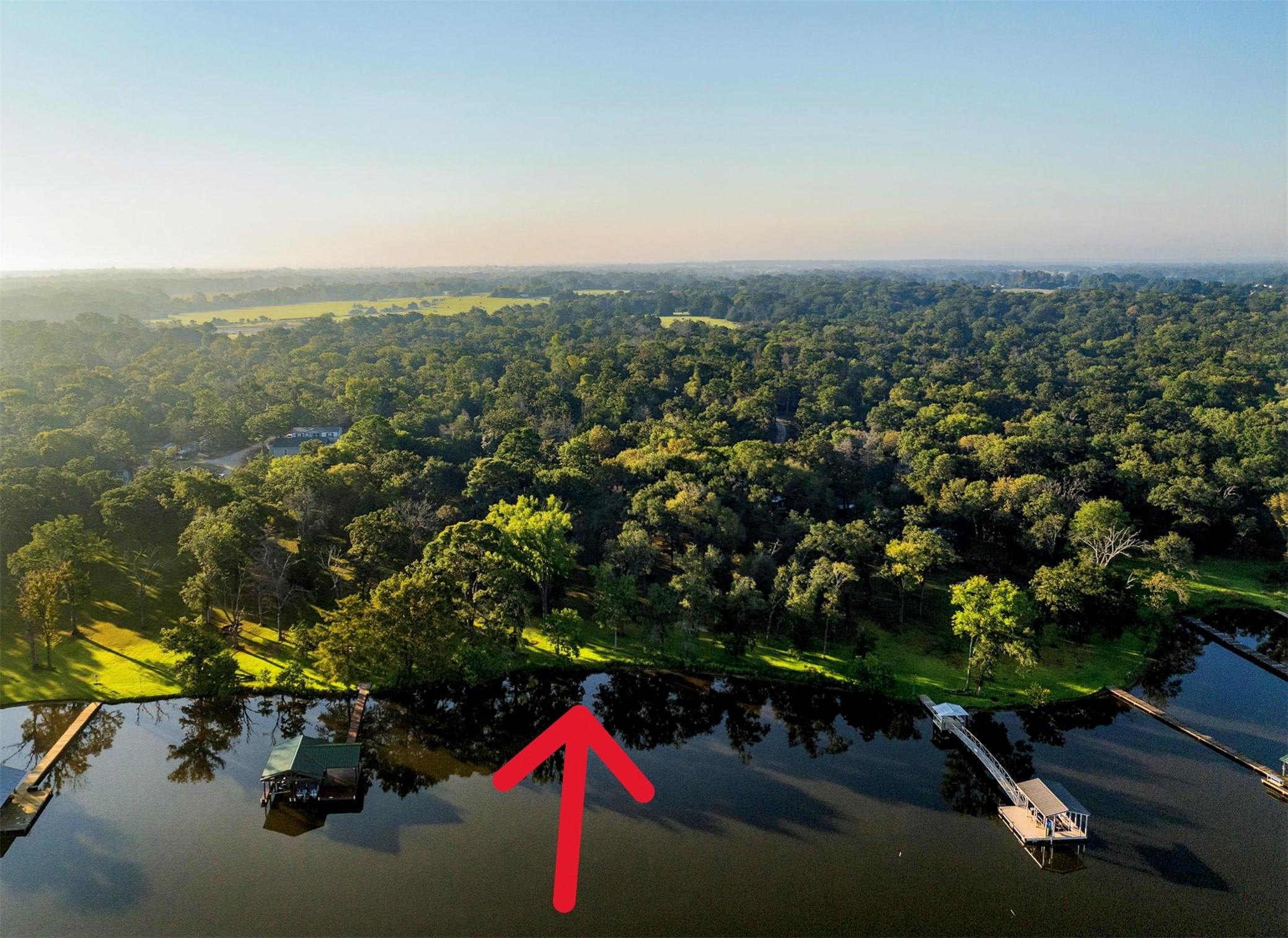 Image 3: Lot is perfectly situated with privacy in mind.