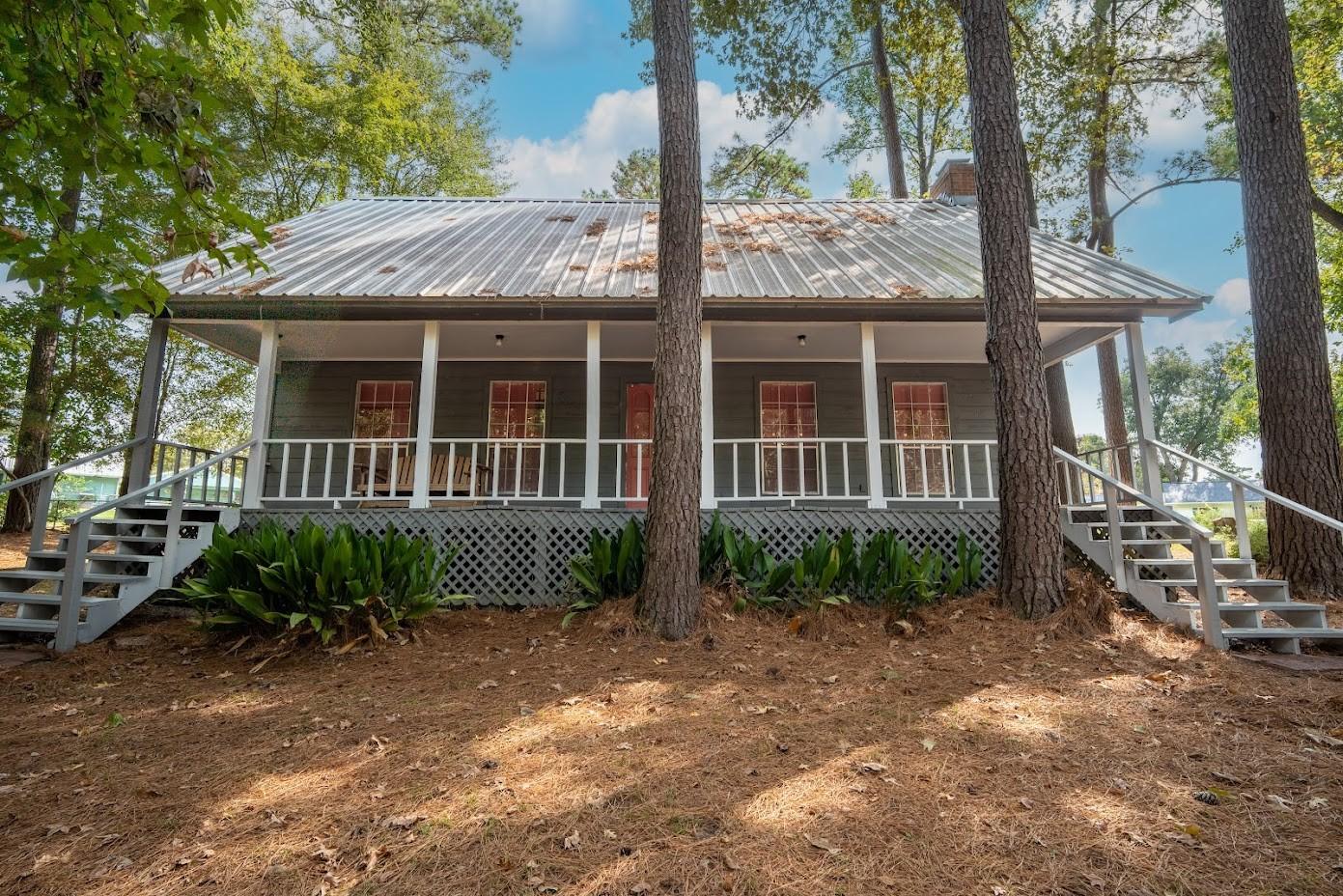 Image 1: 565 Timber Bay