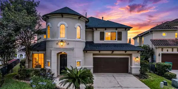 Image 2: This home has endless recent updates!