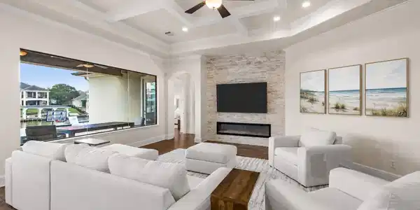 Image 4: Panoramic waterfront views from your kitchen and d
