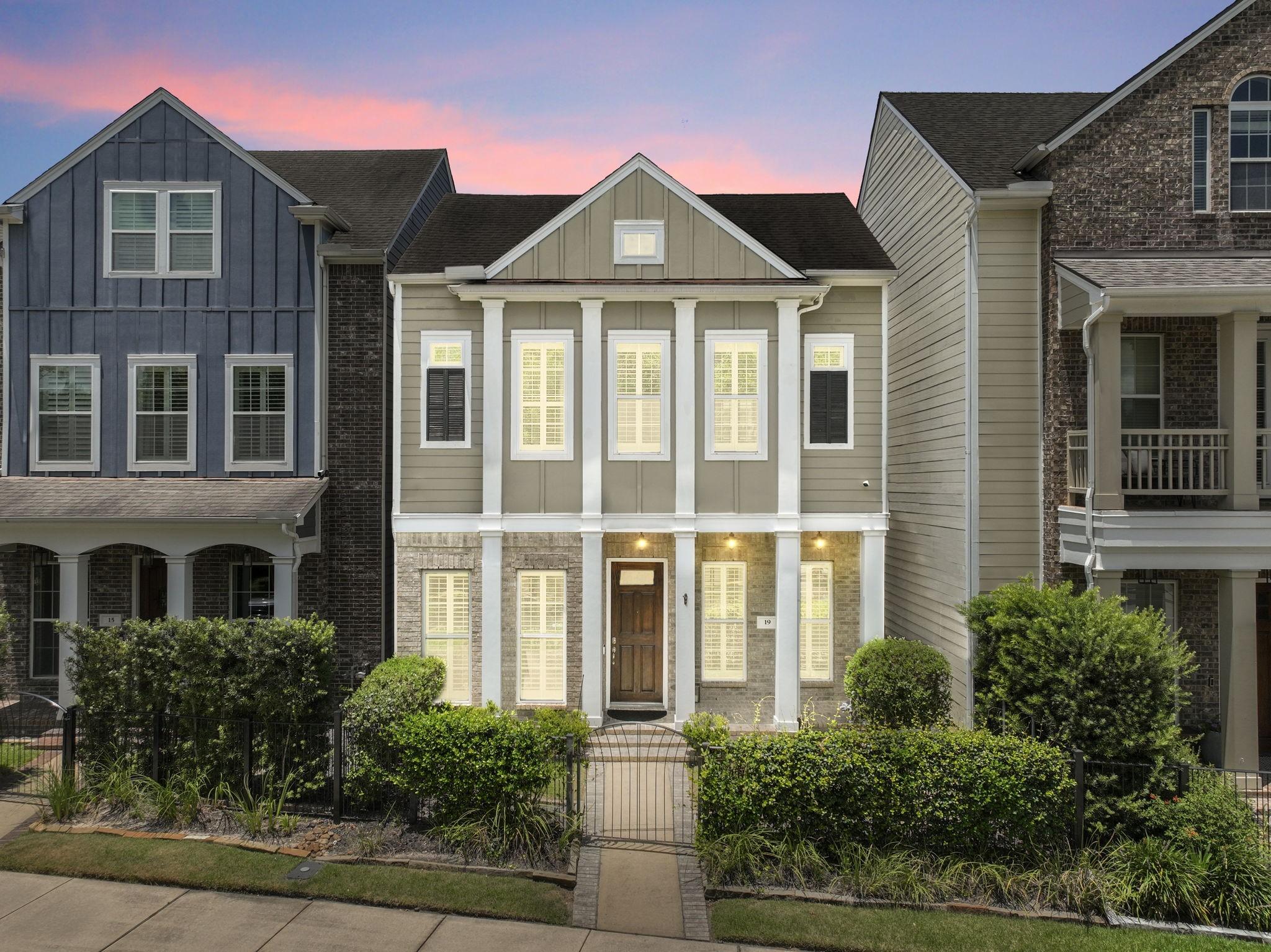Image 1: Classic East Shore architecture with timeless curb