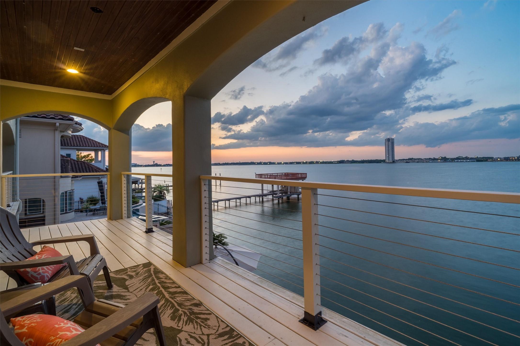 Image 2: Exquisite and unobstructed views of Clear Lake