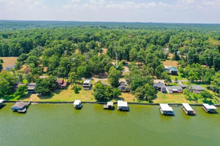363 Edgewater Way
