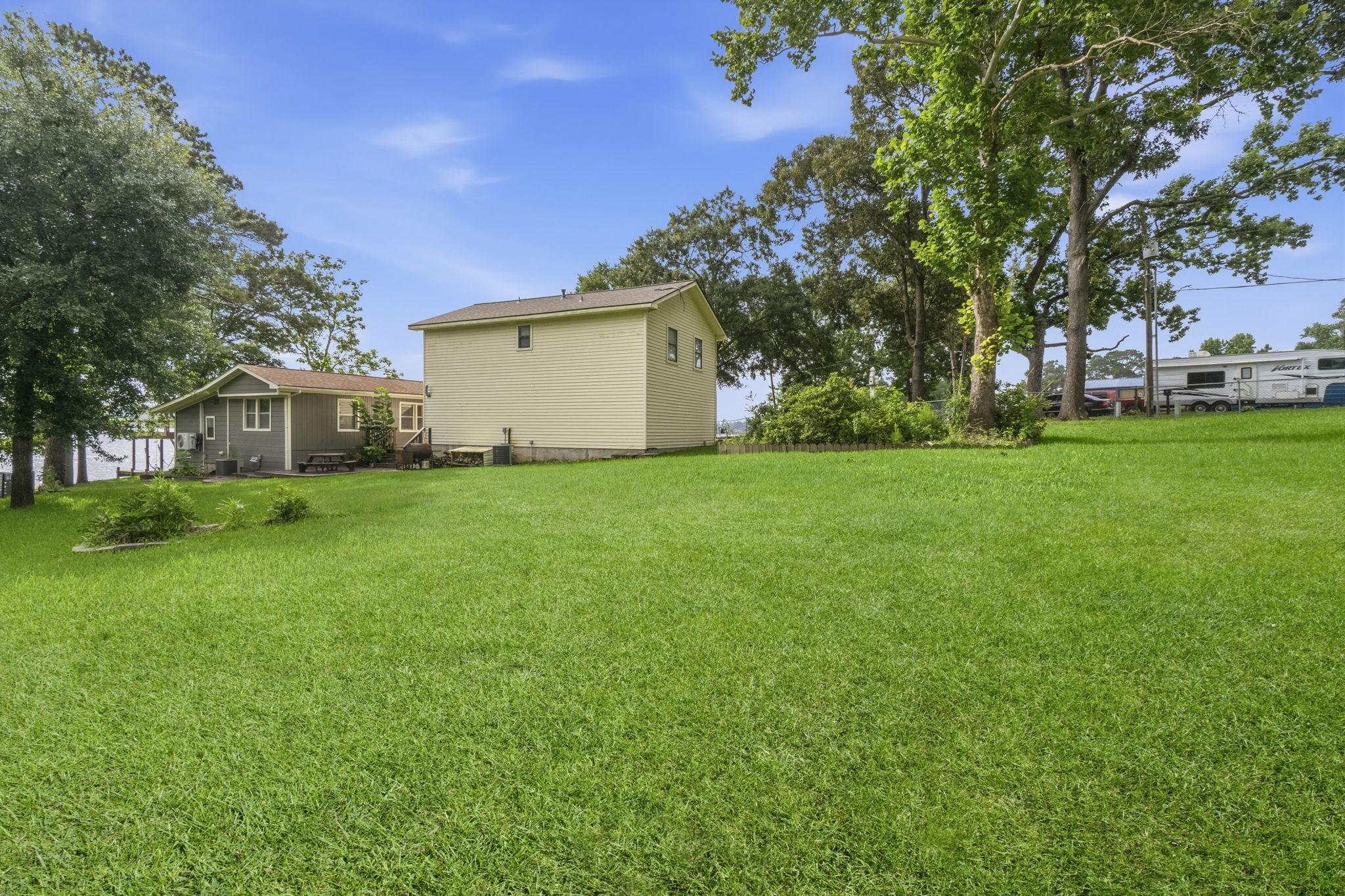 Image 3: View of yard