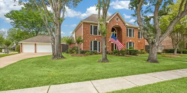 831 Live Oak Lane