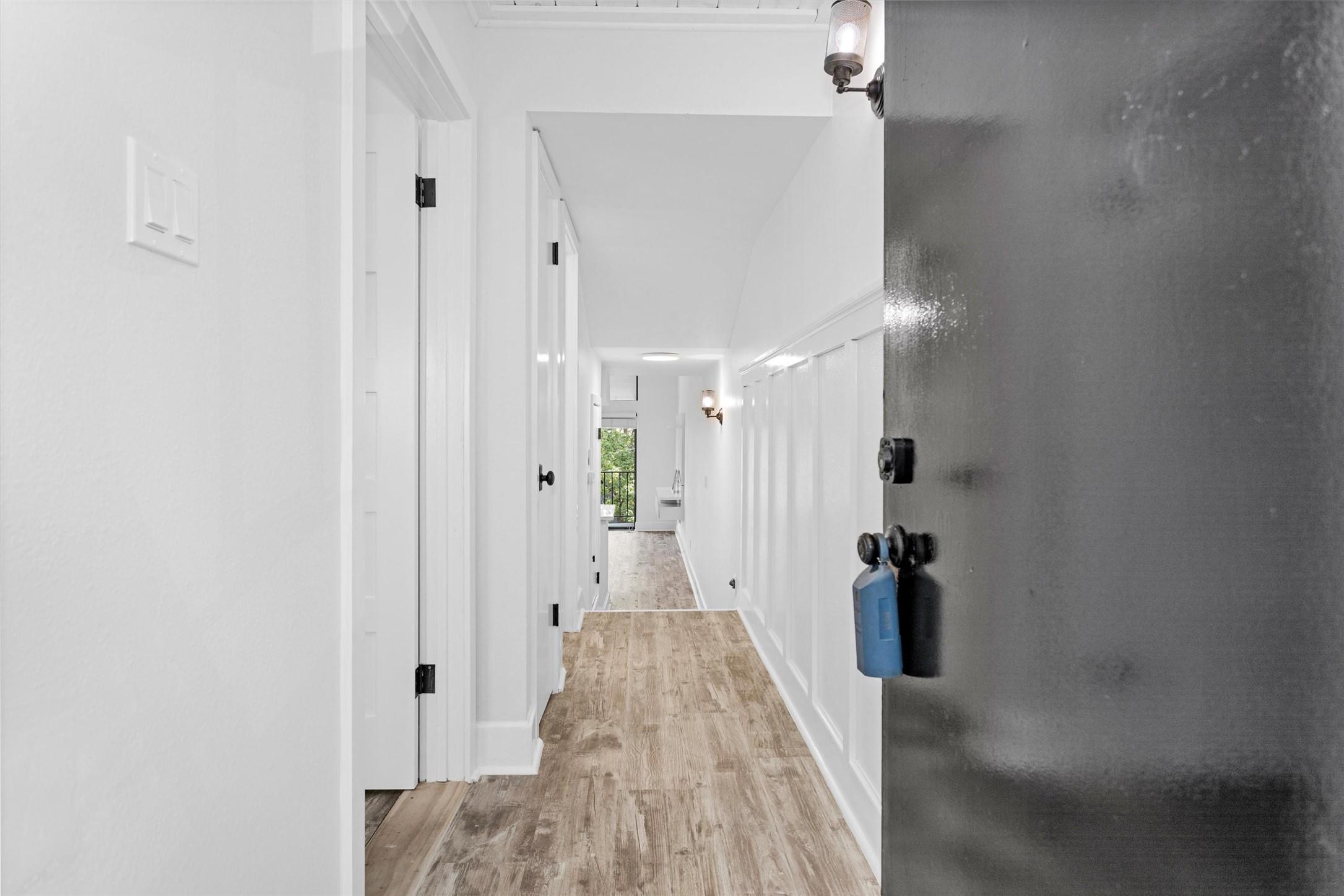 Image 3: Enter and note the low-maintenance vinyl plank flo