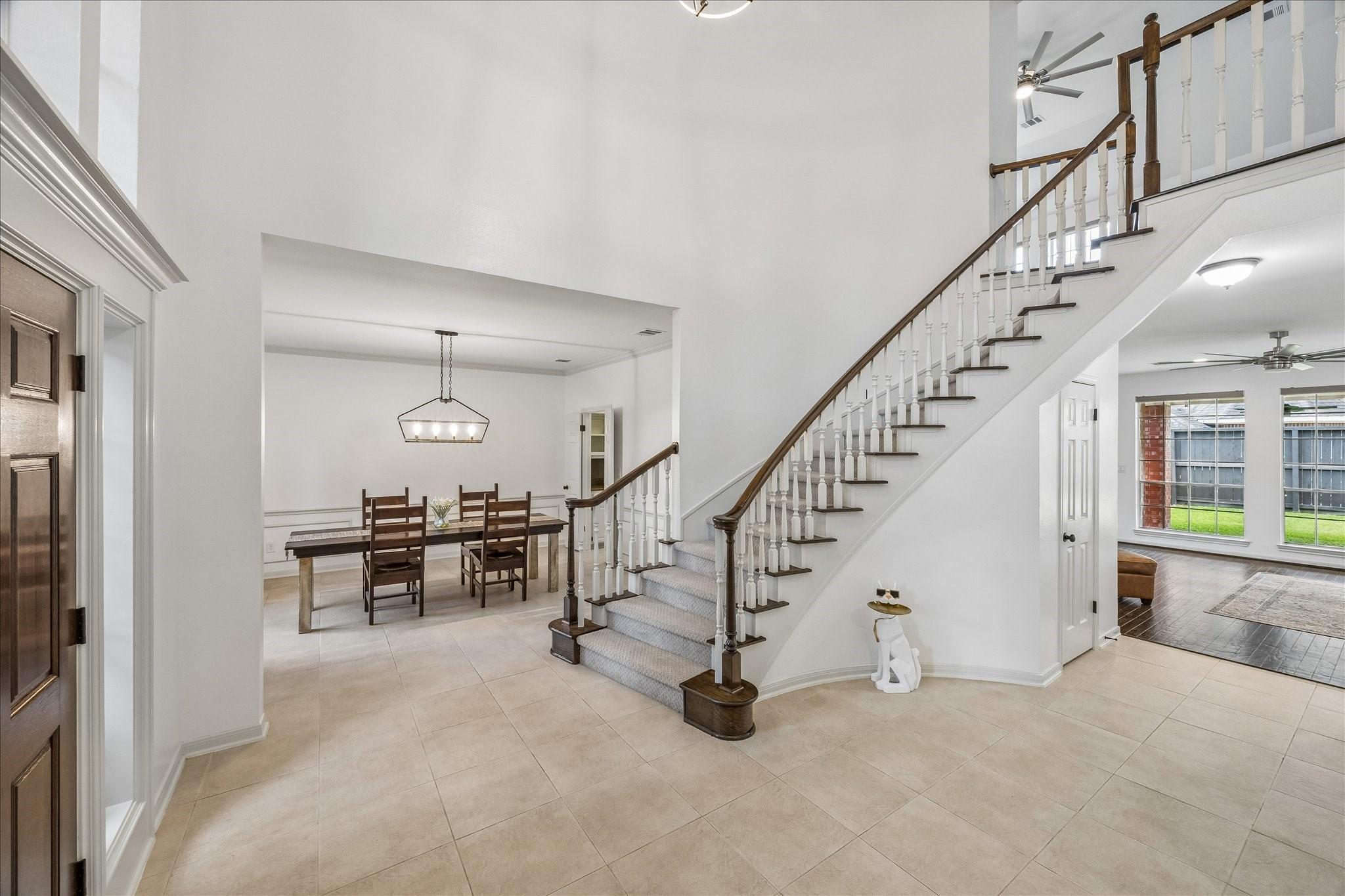 Image 2: The Welcoming Grand Foyer showcases the Formal Din