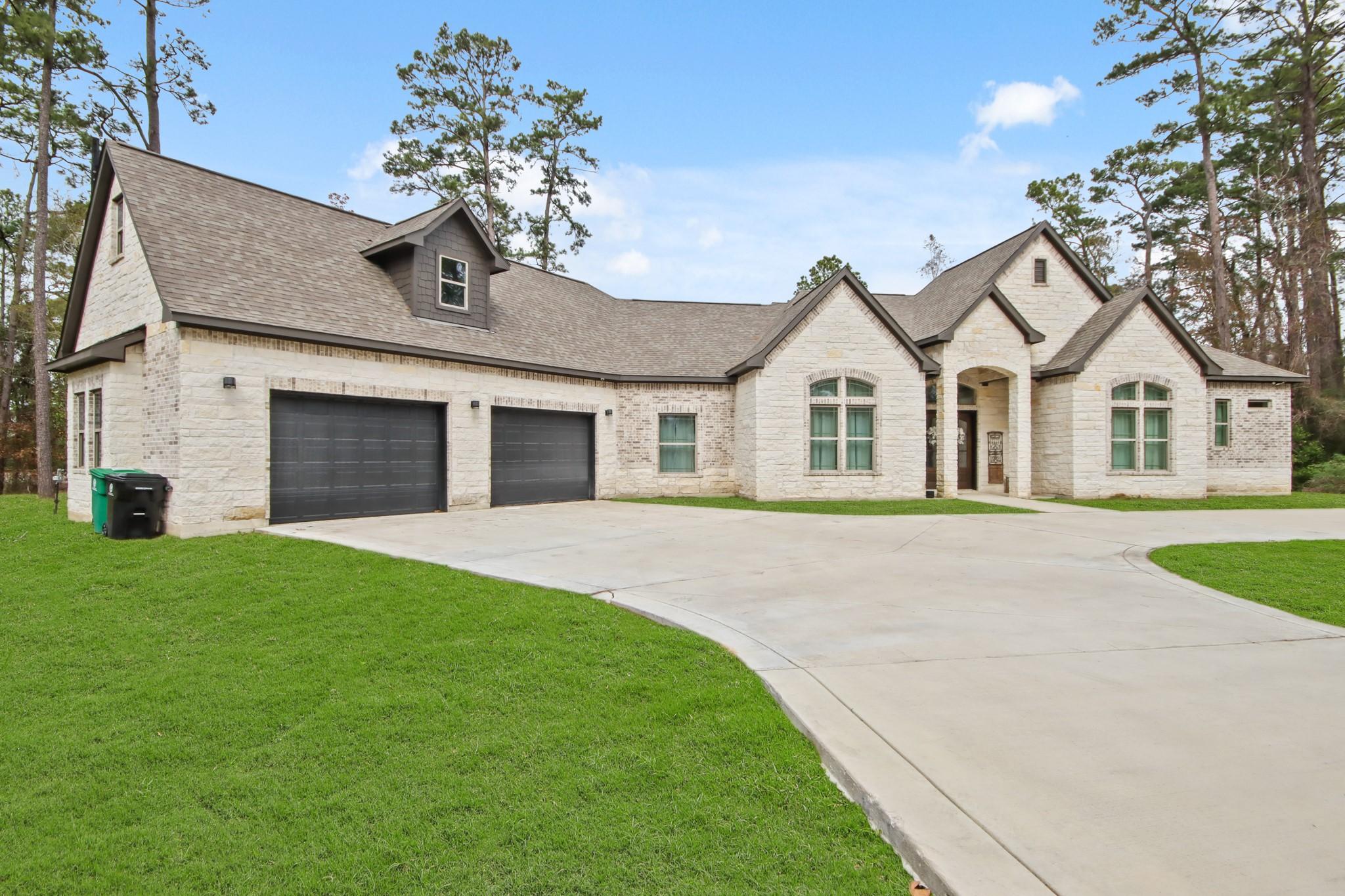 Image 1: 1626 Spanish Cove Drive