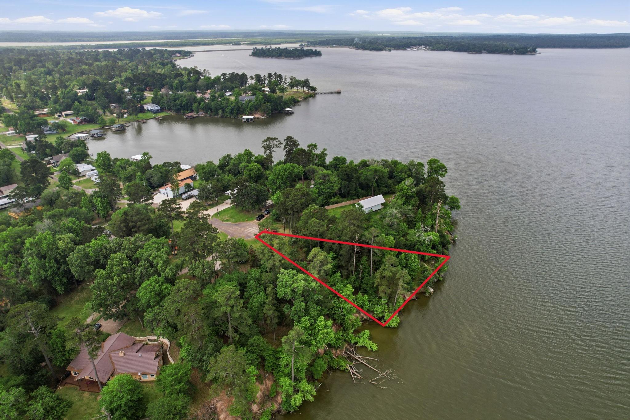 Image 3: Approximately 109 feet waterfront.