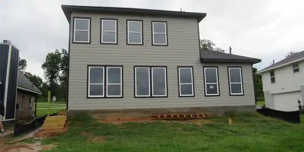 Image 2: Picture of house back side