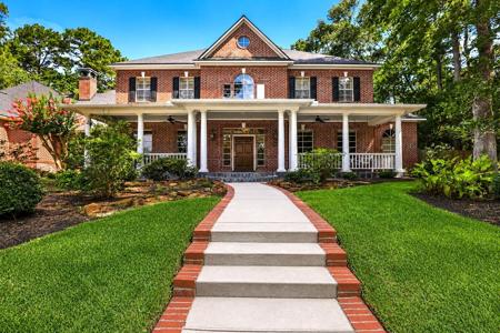 1506 Sheltering Oaks Lane