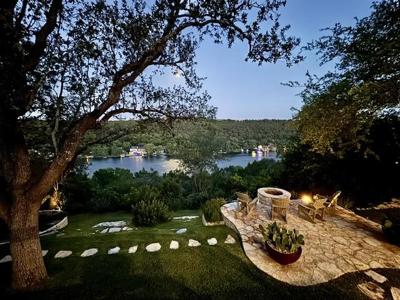 3004 Patio Circle