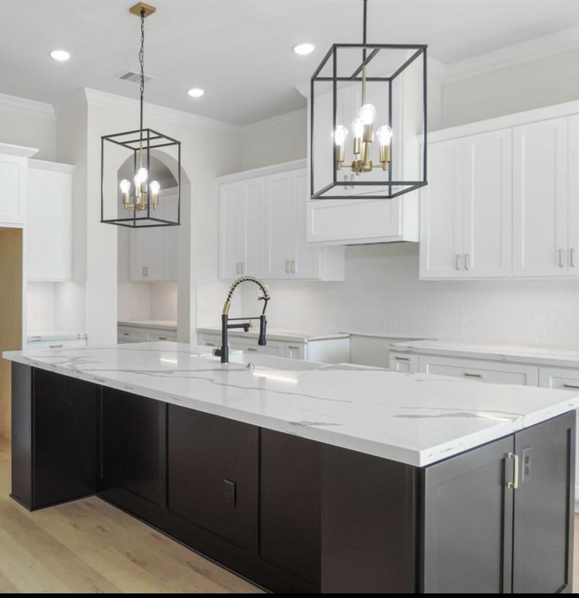 Image 4: Picture of another home built by Montoya's Home Bu