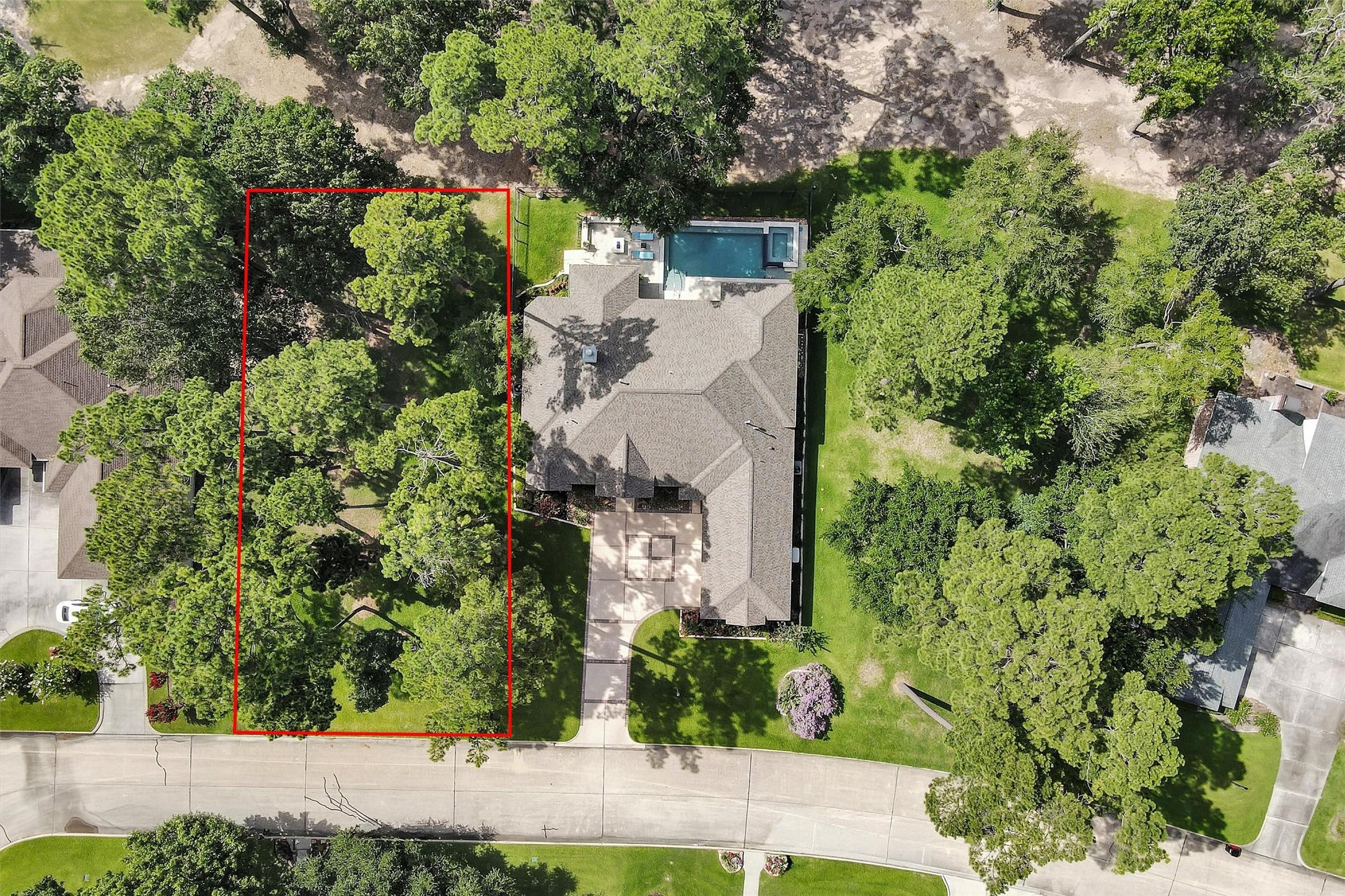 Image 4: Not many of these lots left on the golf course.