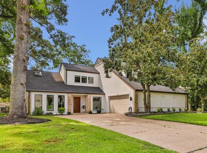8210 Magnolia Glen Drive