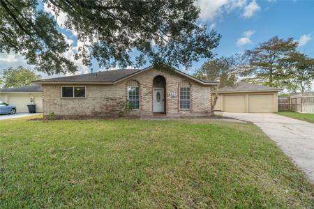 607 Francis CT Court