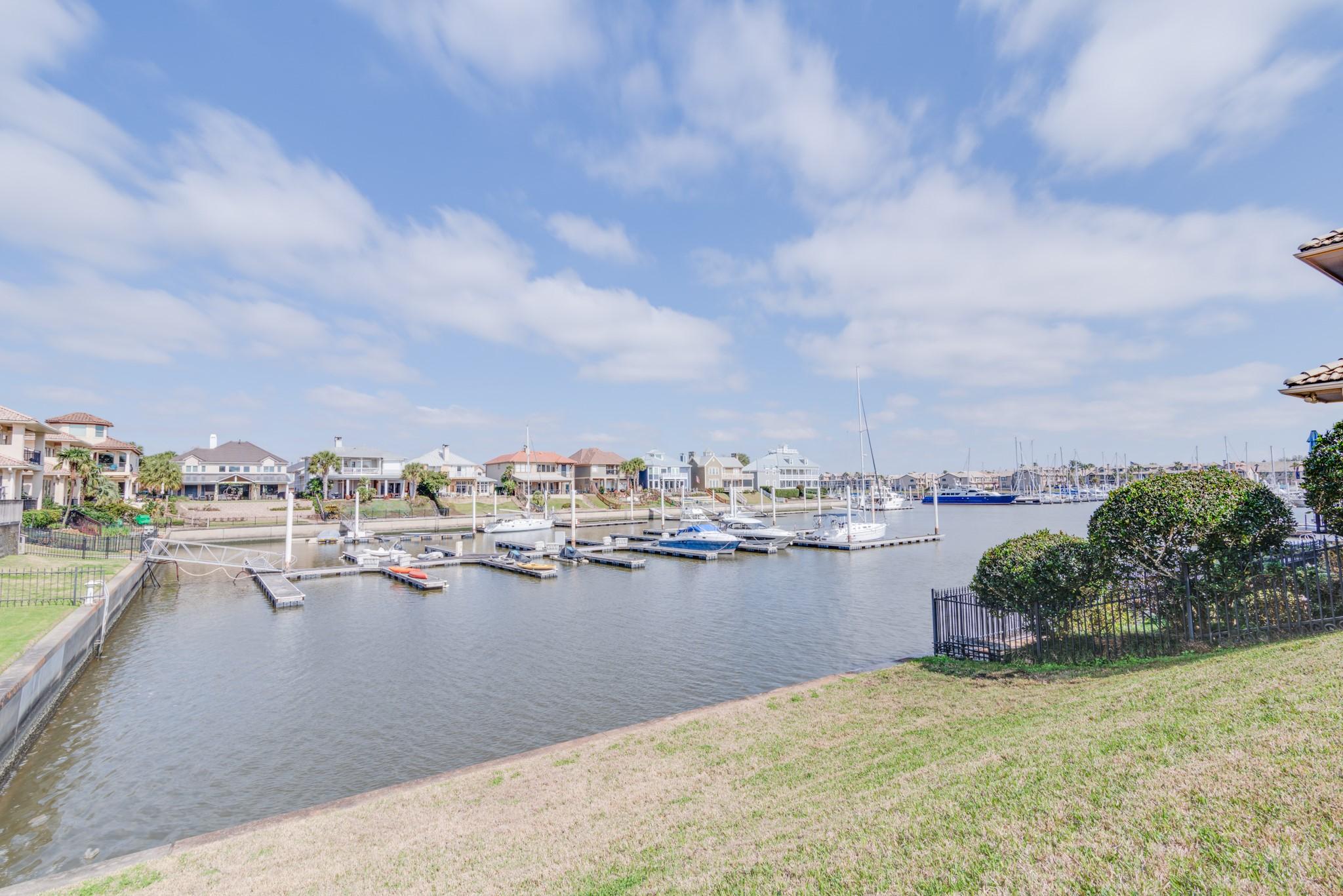 Image 1: Live here in Waterford Harbor. Upscale gated commu