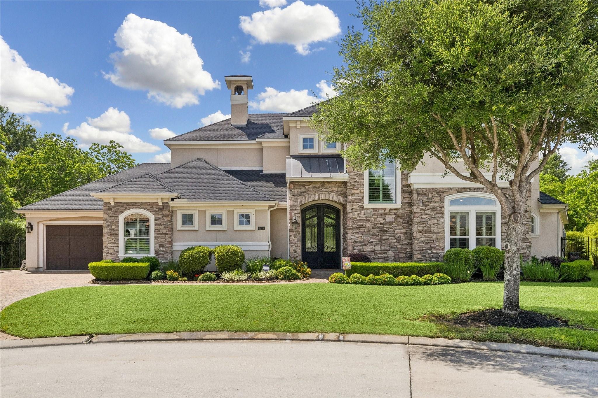 Image 1: Located at end of culdesac