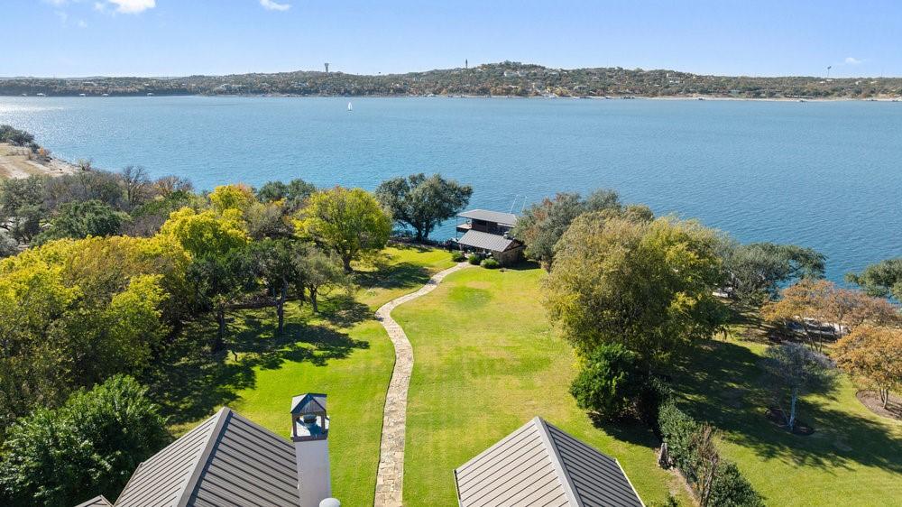 Image 3: Large, flat, lush yard