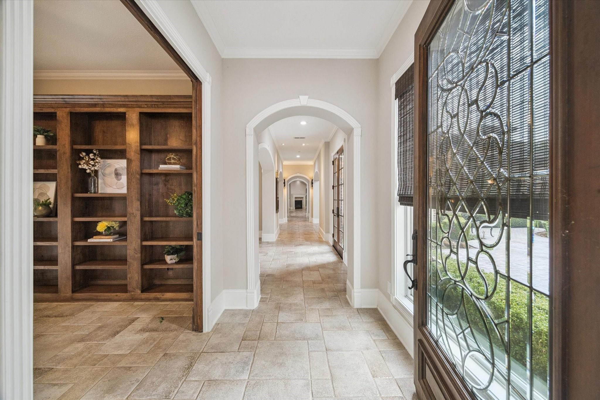 Image 4: Grand Art Galley Foyer