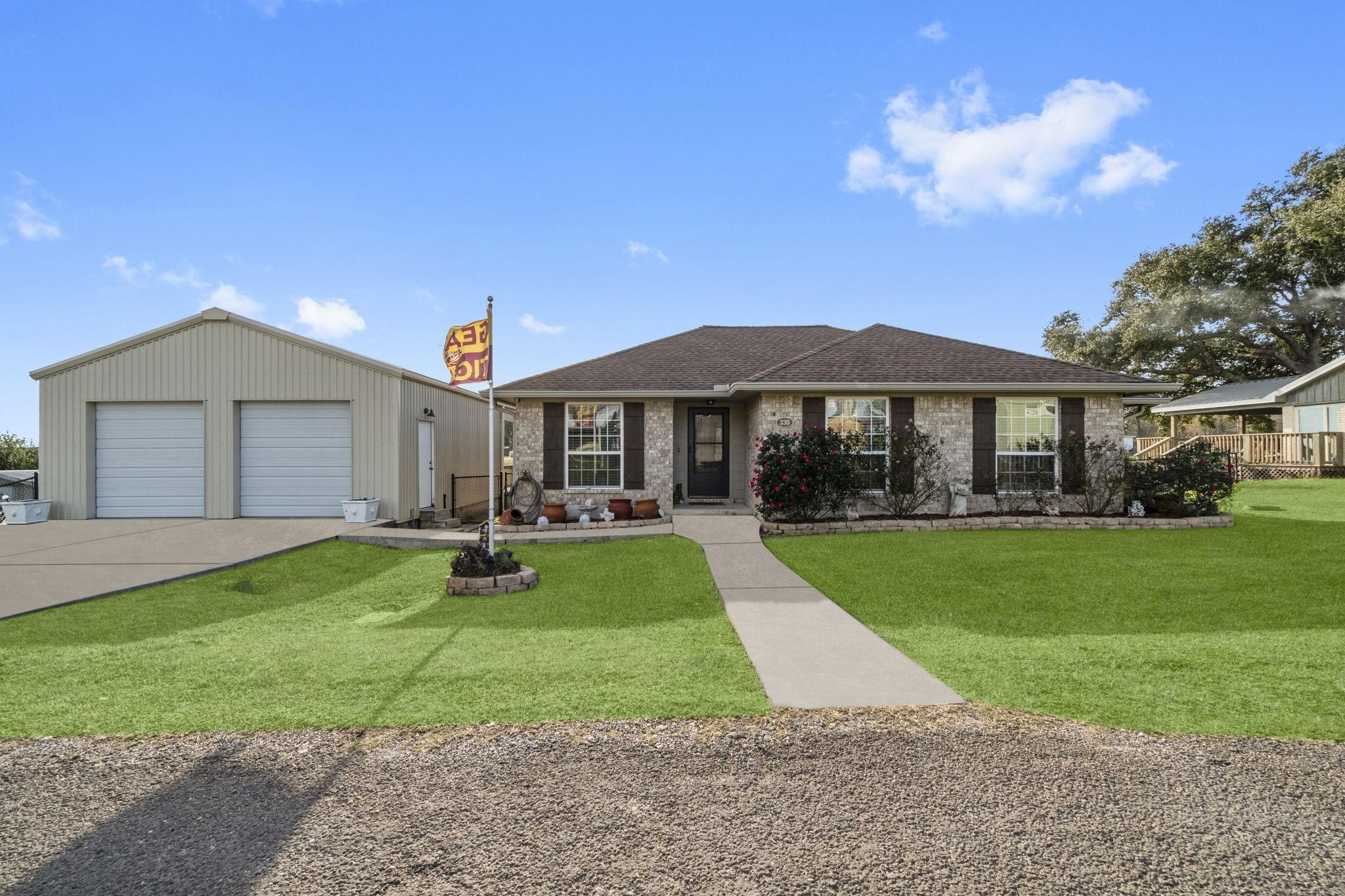 Image 4: Well maintained home