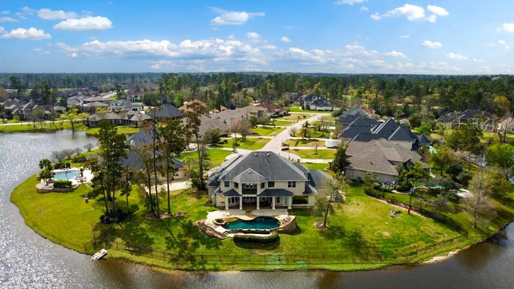 Image 1: Have you been looking for a perfect waterfront bac