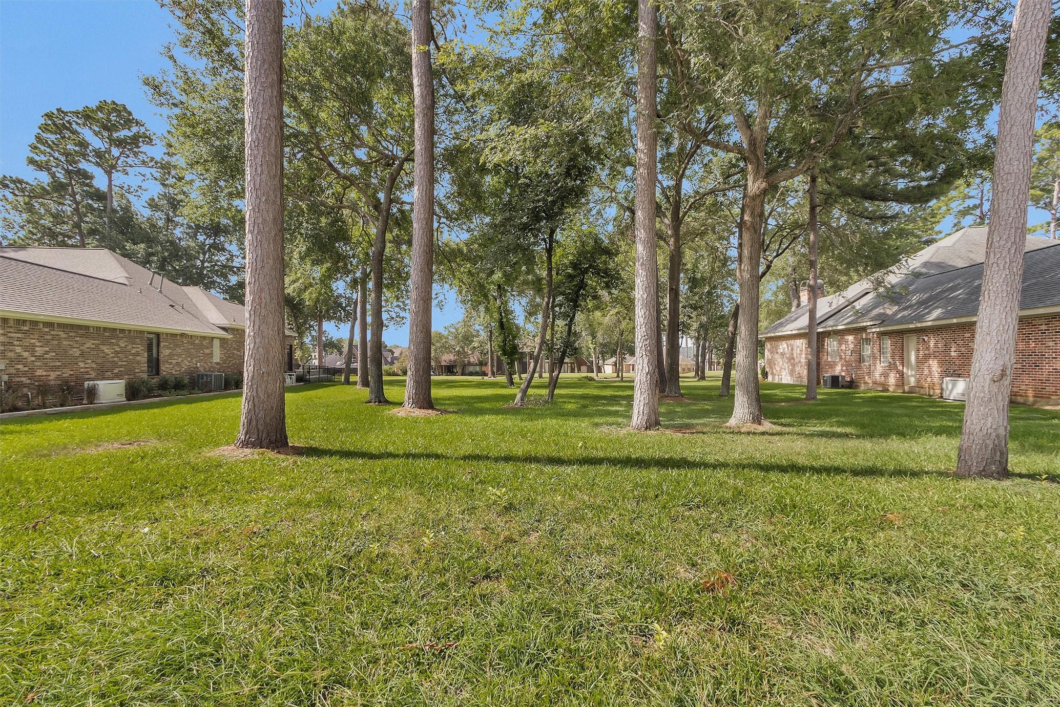 Image 2: Golf Course lot available