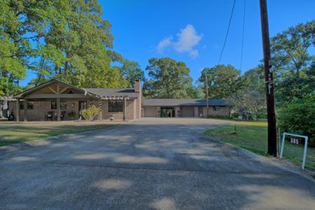 385 Cedar Ridge