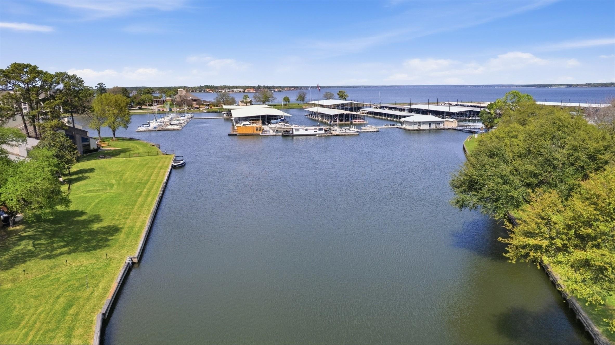 Image 4: Great place to kayak and enjoy the lake....or swim