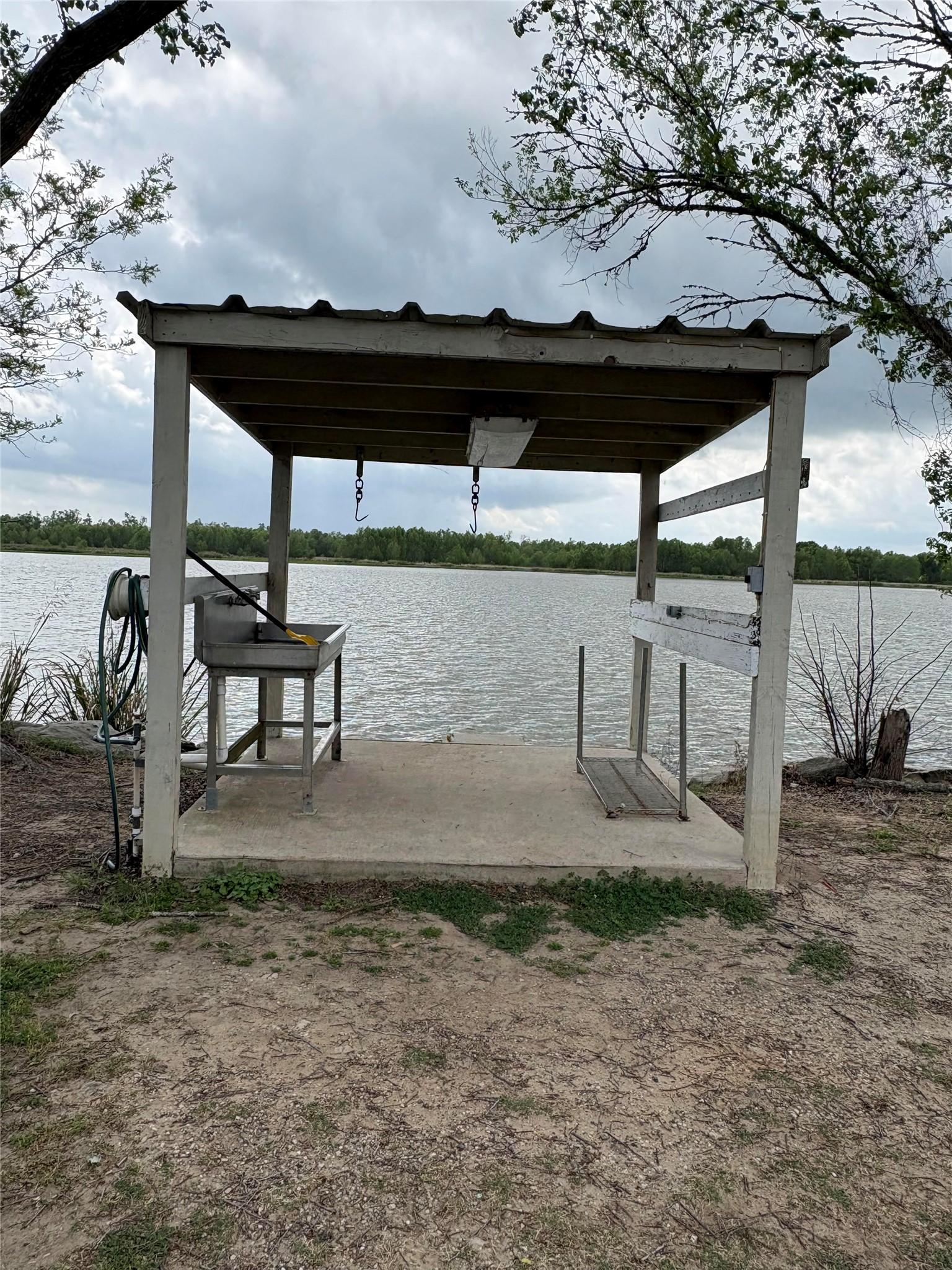 Image 3: Fishing Space for the HOA' members