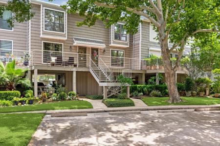 33 Lakewood Lane