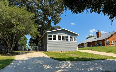 391 E Oak Shadows