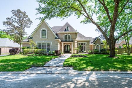 6118 Soaring Pine Court