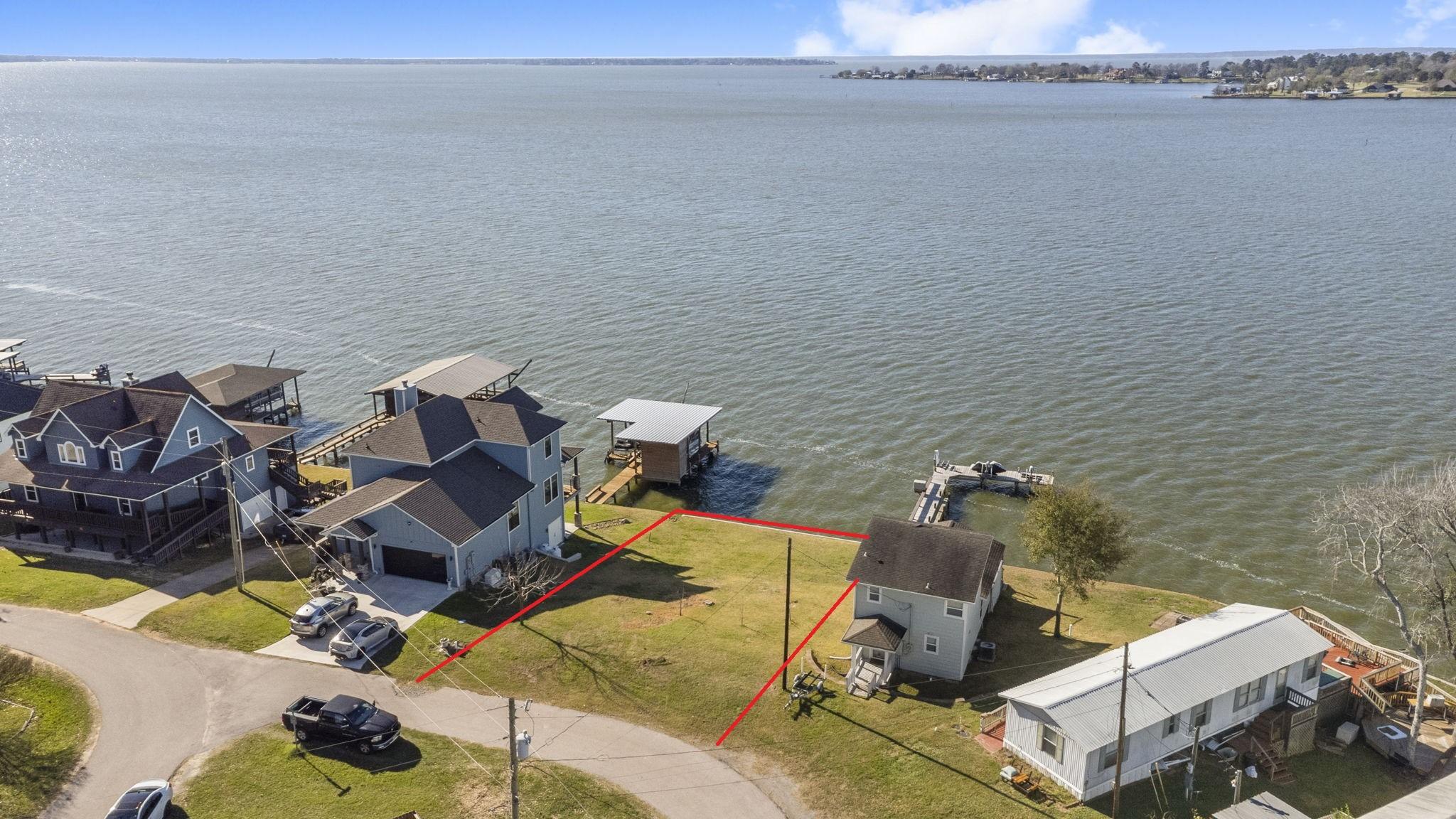 Image 4: Lot Lines Are Approximate