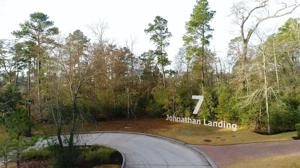 7 Johnathan Landing Court