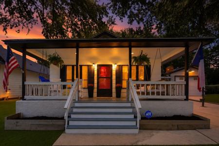 10707 Hillside Drive