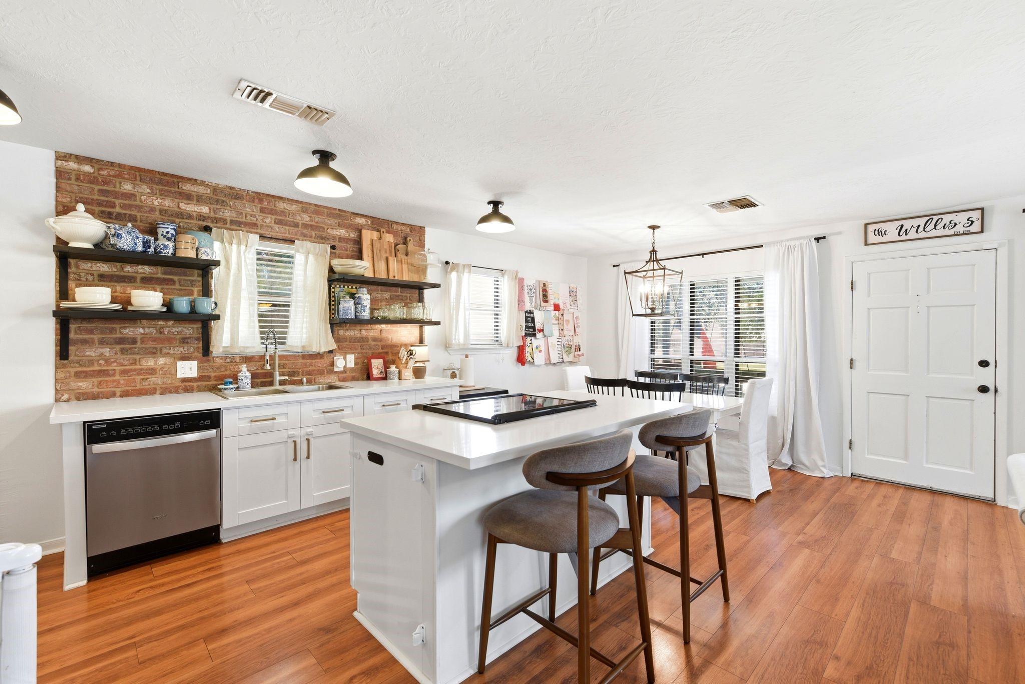 Image 4: Expose Brick Wall in Kitchen