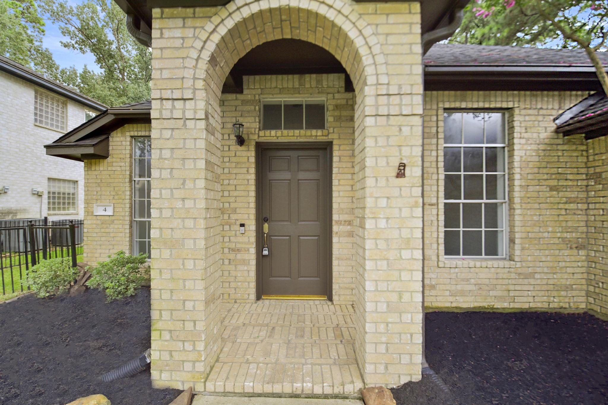 Image 4: Welcome home.