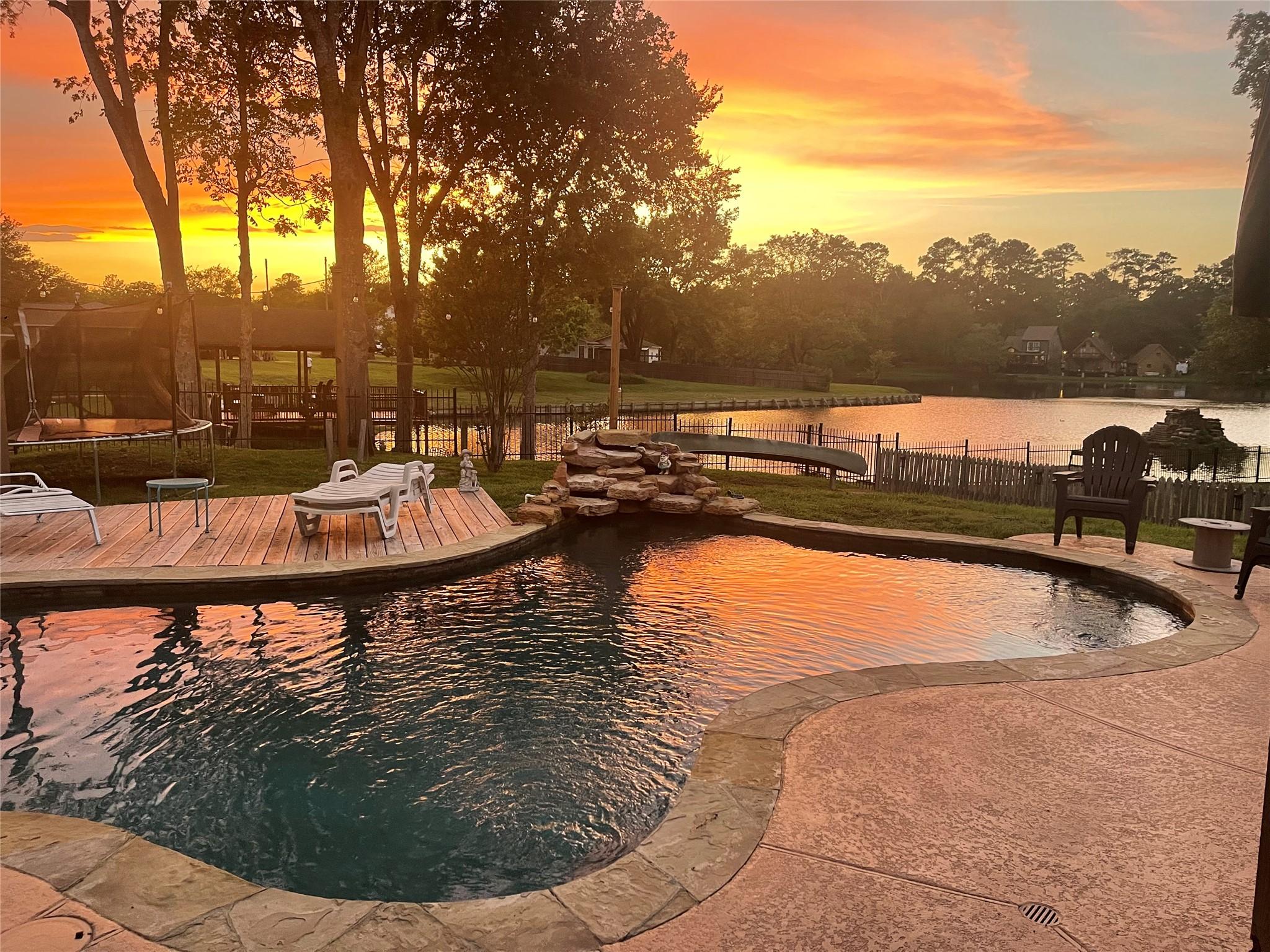 Image 2: Enjoy the beautiful pool and sunsets!
