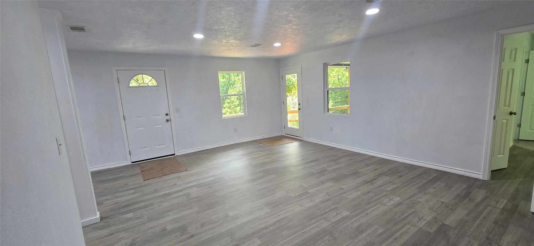 Image 2: Livingroom