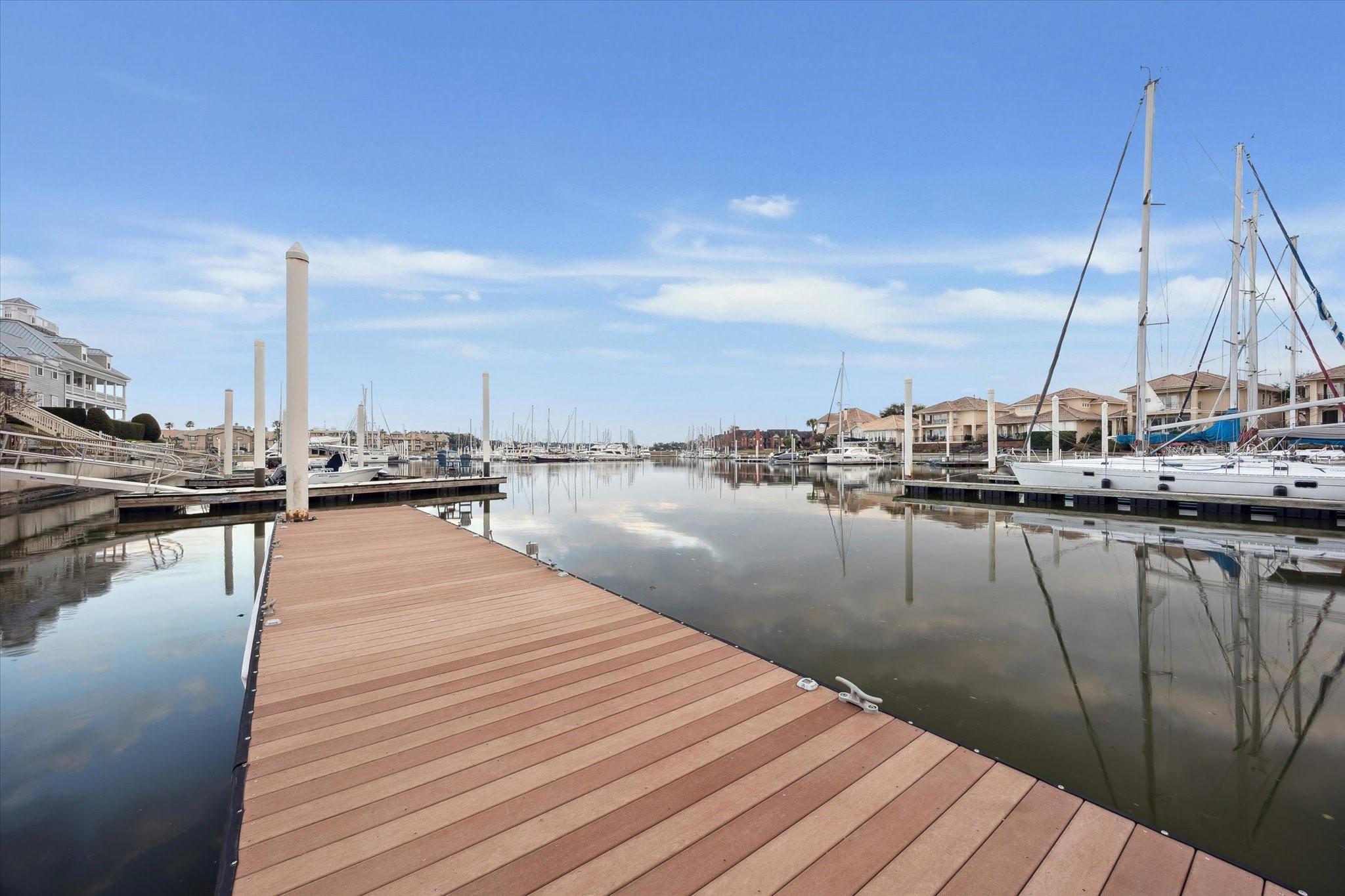 Image 3: THE 49' BOAT SLIP IS A BOATER'S DREAM WITH DIRECT