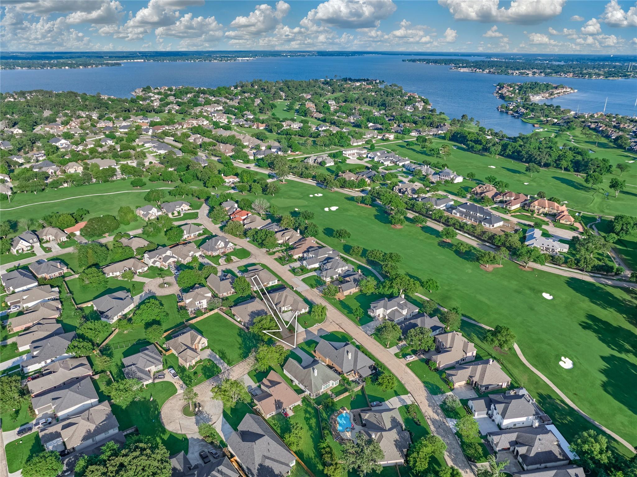 Image 3: Ideally located on a quiet cul-de-sac street, just