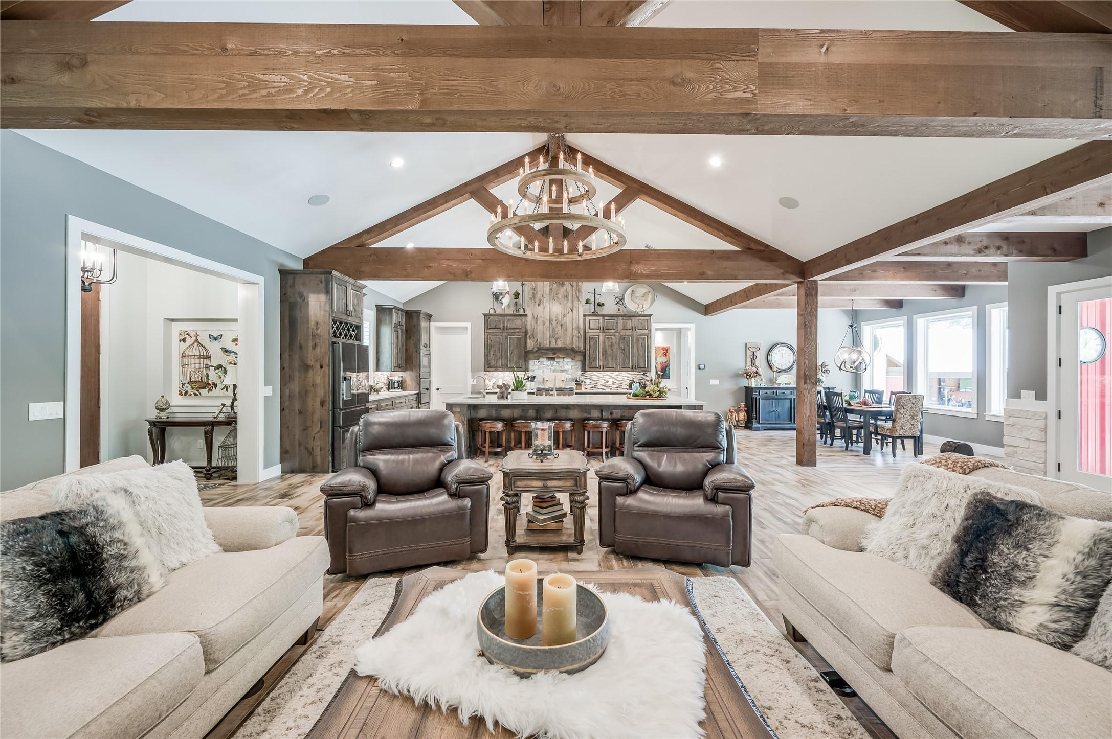 Image 3: Expansive open floor plan, perfect for those who l