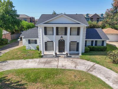 8911 Pine Shores Drive