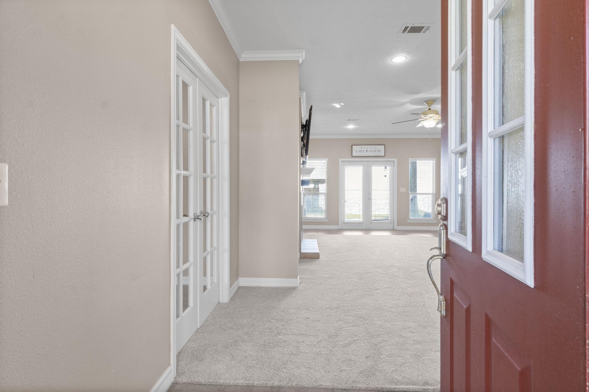 Image 4: Welcome to your personal Lake Retreat