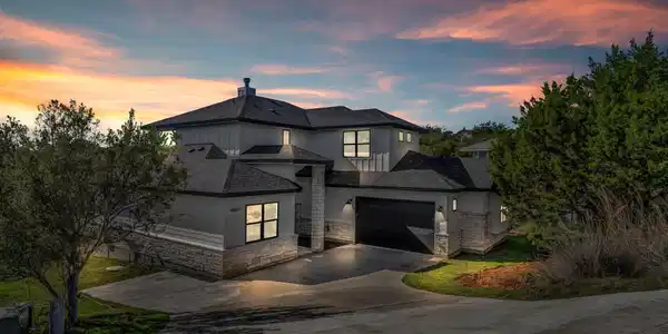 18605 Lakeland Drive