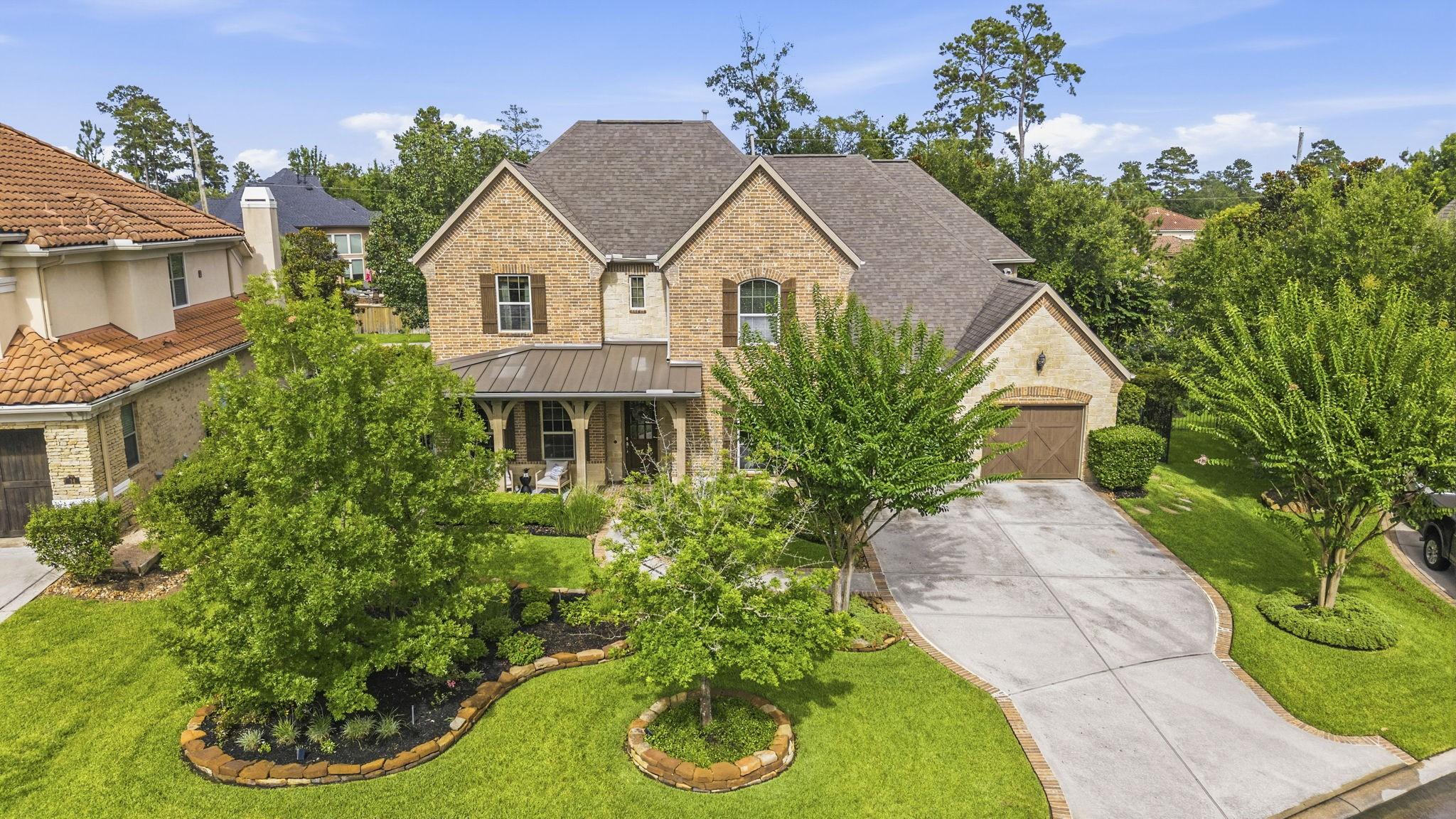 Image 1: Beautifully updated 5 bedroom, 5.5 bathroom, turnk